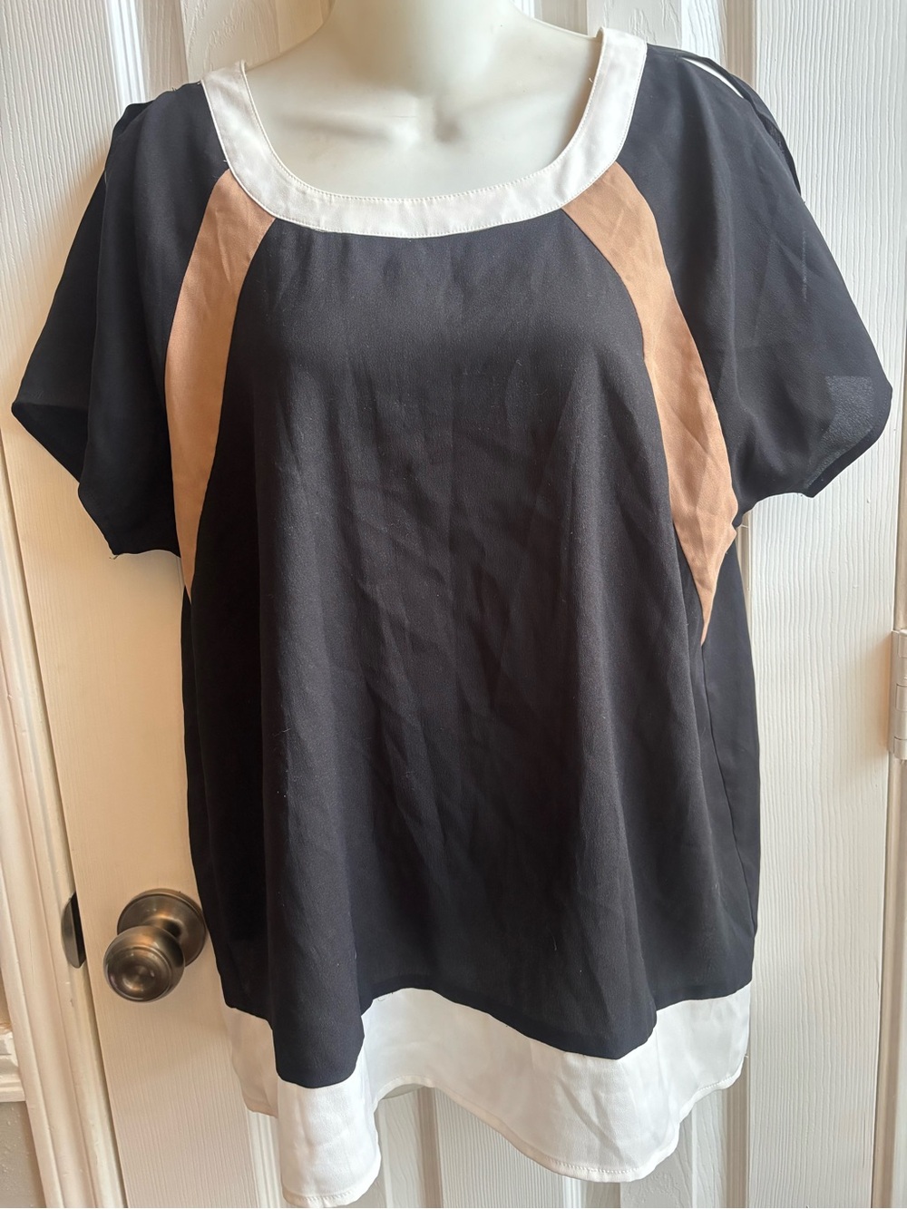 Lord & Taylor Black Short-Sleeve Colorblock Tunic with White and Tan Accents